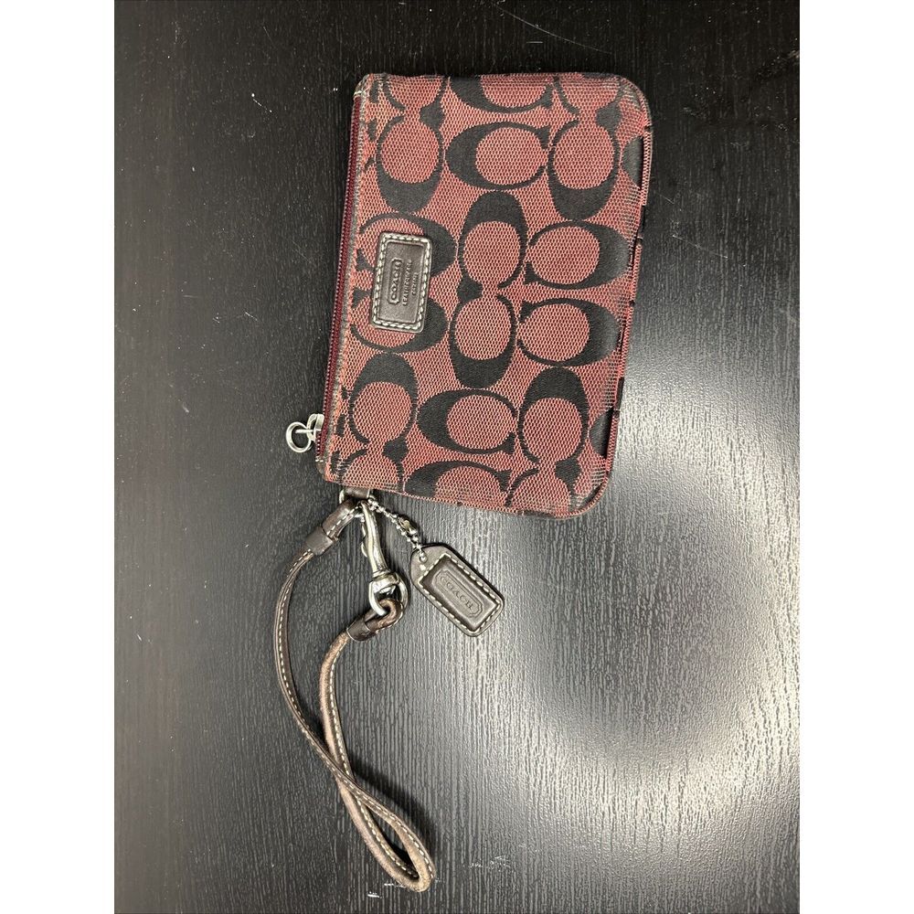 Coach New York Wristlet Tan With Green‎ Trim